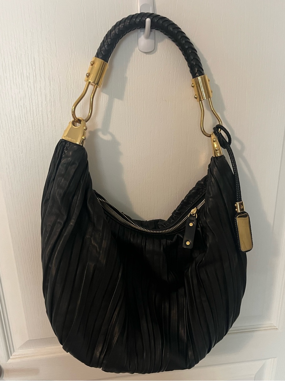 Rare! Michael Kors Skorpios Leather Pleated Hobo ✨